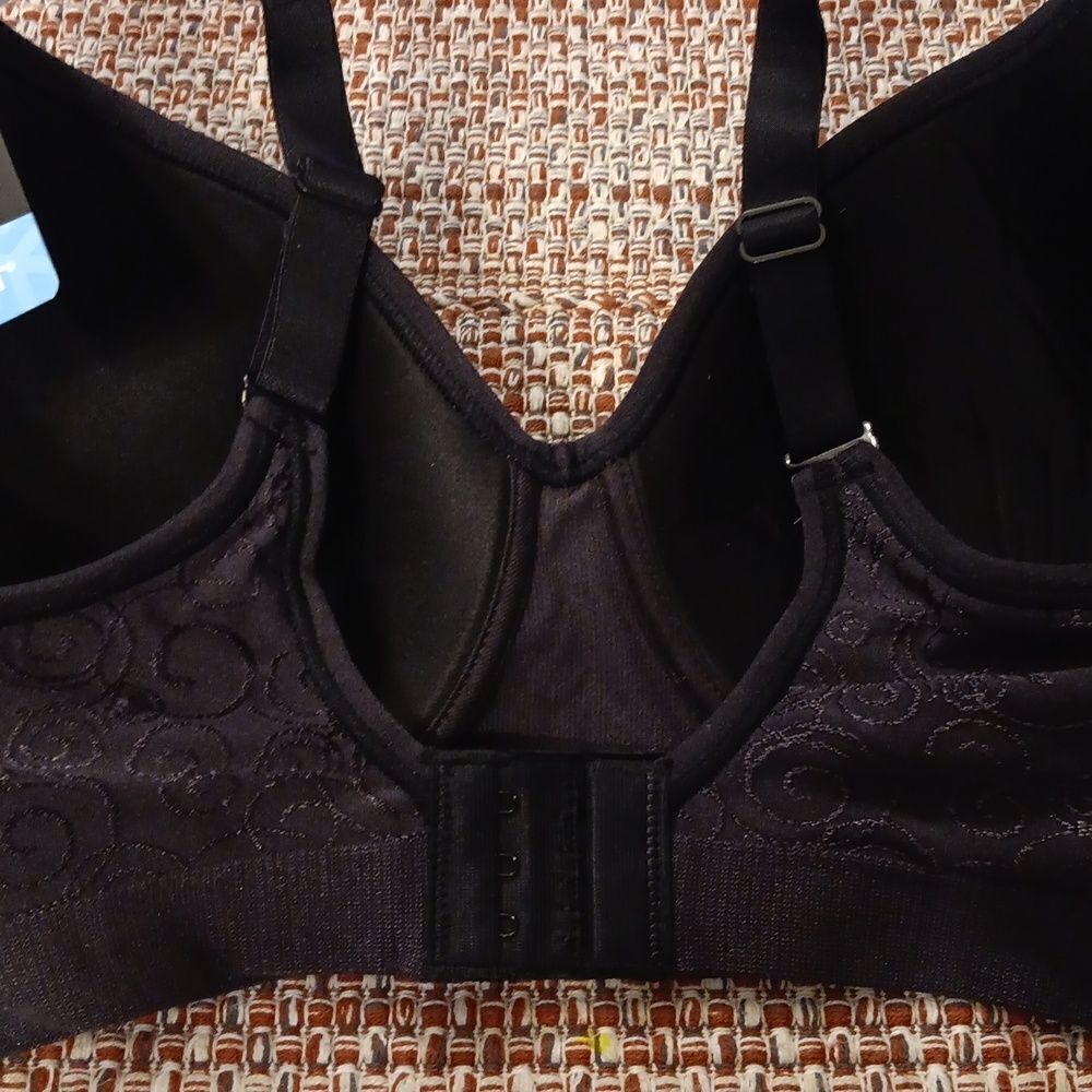 34DD Bali Comfort Revolution Shaping Wireless Smoothing Bra Style3463 Black Swir - Picture 8 of 9